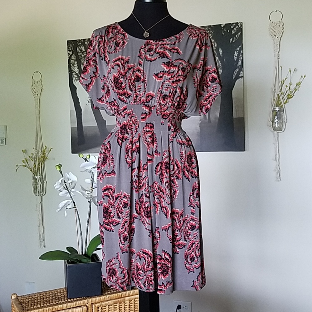 Flower pleated dress